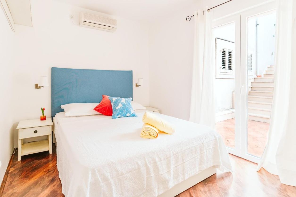 Sutivan Best Apartments Luaran gambar